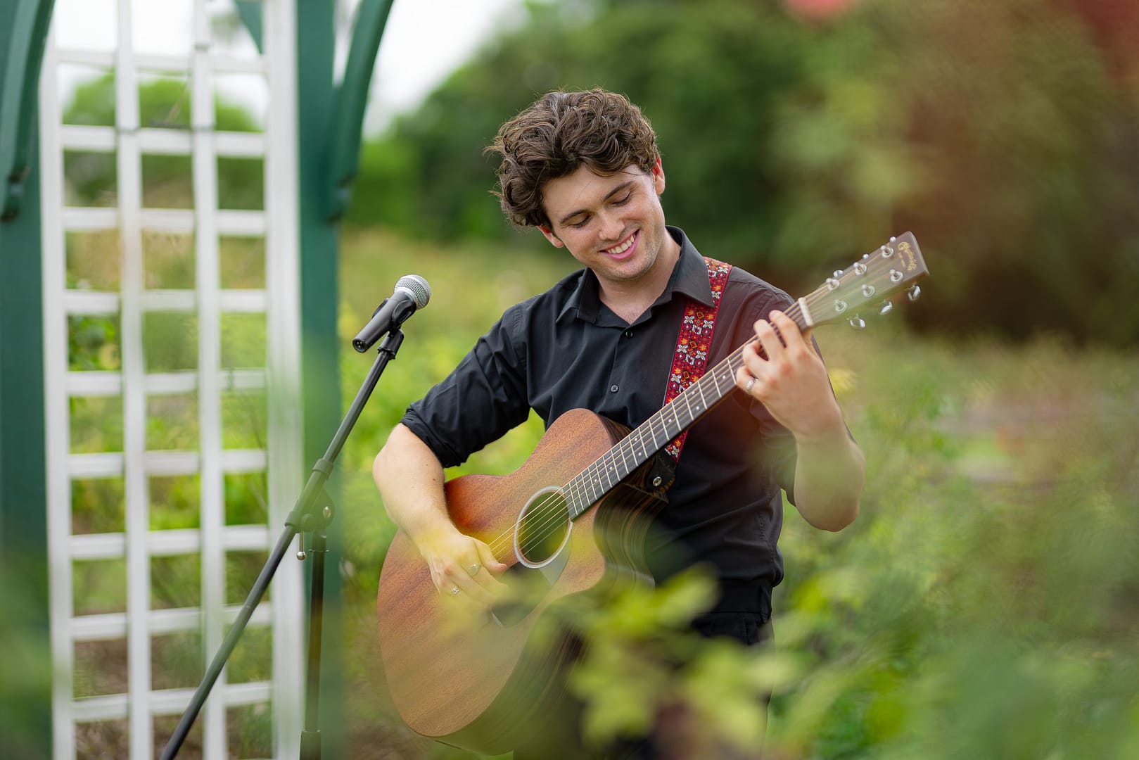 Sunshine Coast wedding musician Harry Morris